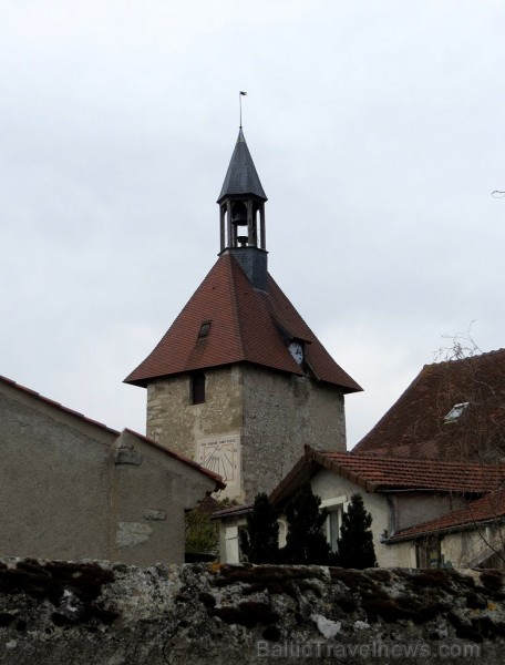 Brīnumains viduslaiku ciems Charroux gaida ciemos romantikas mīlētājus www.charroux.com 119888