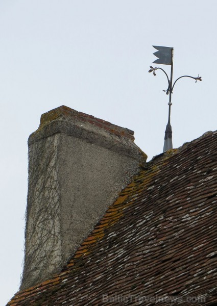 Brīnumains viduslaiku ciems Charroux gaida ciemos romantikas mīlētājus www.charroux.com 119904