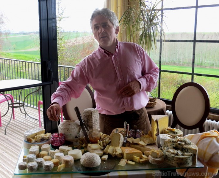 Brīnumains viduslaiku ciems Charroux gaida ciemos romantikas mīlētājus www.charroux.com 119915