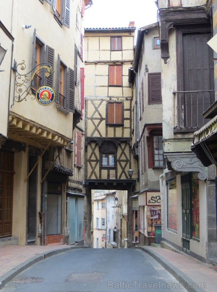 Travelnews.lv iepazīst slavenāko Francijas nažu pilsētu Tjēru (Thiers) www.thiers-tourisme.fr 121324