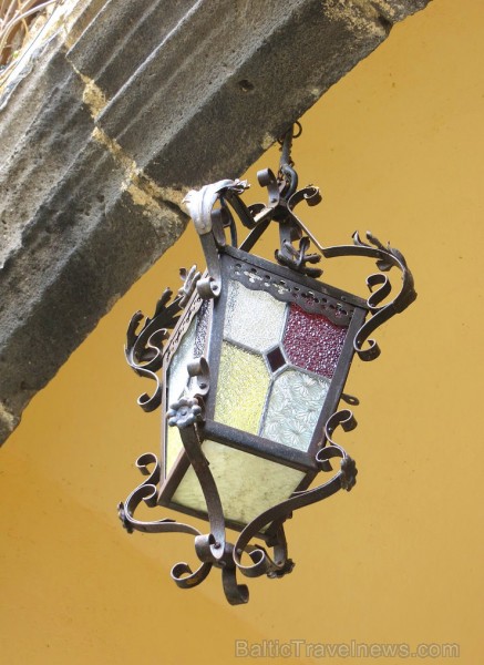 13. gadsimta pils Saint Saturnin gaida romantisku ceļojumu meklētājus www.chateaudesaintsaturnin.com 124830