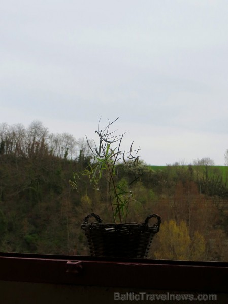 13. gadsimta pils Saint Saturnin gaida romantisku ceļojumu meklētājus www.chateaudesaintsaturnin.com 124837