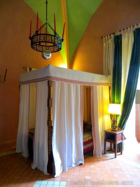 13. gadsimta pils Saint Saturnin gaida romantisku ceļojumu meklētājus www.chateaudesaintsaturnin.com 124840