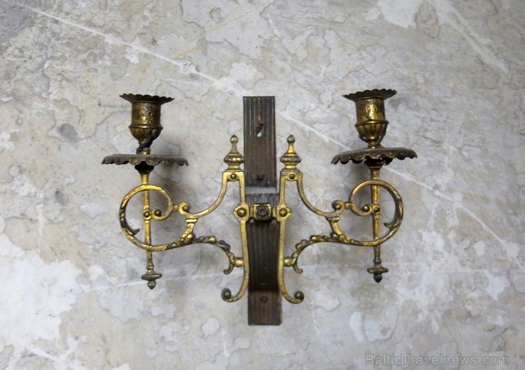 13. gadsimta pils Saint Saturnin gaida romantisku ceļojumu meklētājus www.chateaudesaintsaturnin.com 124846