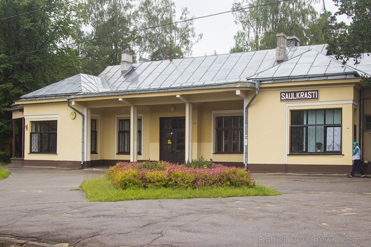 1944. gada naktī no 25. uz 26. septembri vecā stacijas ēka uzspridzināta. Jaunā stacijas ēka atklāta 1952. gada 28. jūnijā 1944. gada naktī no 25. uz 26. septembri vecā stacijas ēka uzspridzināta. Jaunā stacijas ēka atklāta 1952. gada 28. jūnijā 127879