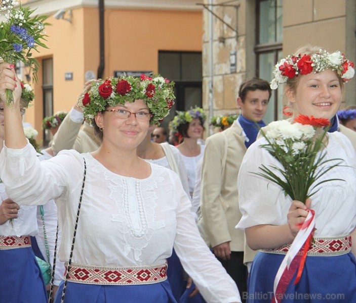 Pasaules koru olimpiādes gājiens Rīgas ielās norīt lielās ovācijās 128329