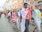 Pasaules koru olimpiādes gājiens Rīgas ielās norīt lielās ovācijās 80