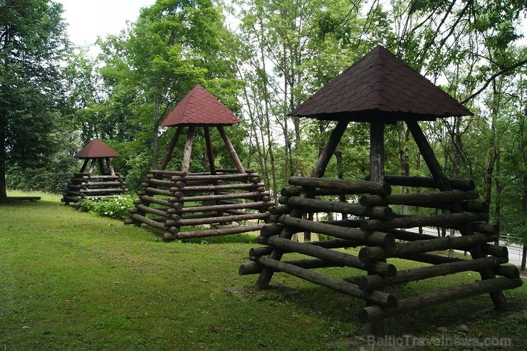 Aknīste ir viena no gleznainākajām Sēlijas mazpilsētām. Tā atrodas  starp Neretu un Subati, turpat netālu arī Latvijas - Lietuvas robeža 128708