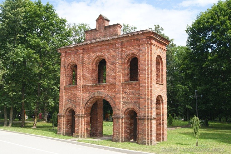 Aknīste ir viena no gleznainākajām Sēlijas mazpilsētām. Tā atrodas  starp Neretu un Subati, turpat netālu arī Latvijas - Lietuvas robeža 128710