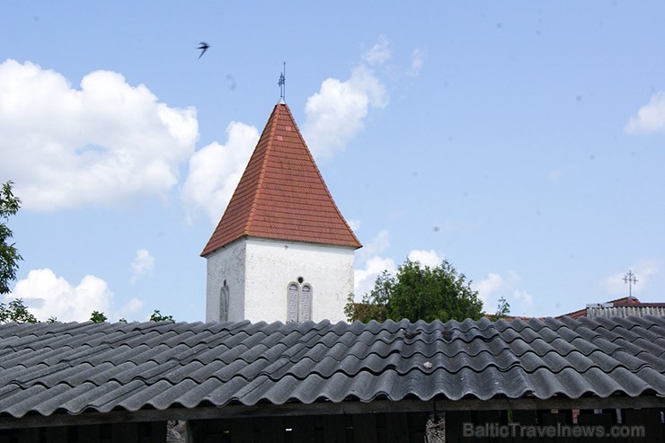 Alsungas novads lepojas ar suitu kultūrtelpu, sklandraušu cepšanas tradīcijām un skaisto Alsungas Sv.Miķeļa katoļu baznīcu 129895