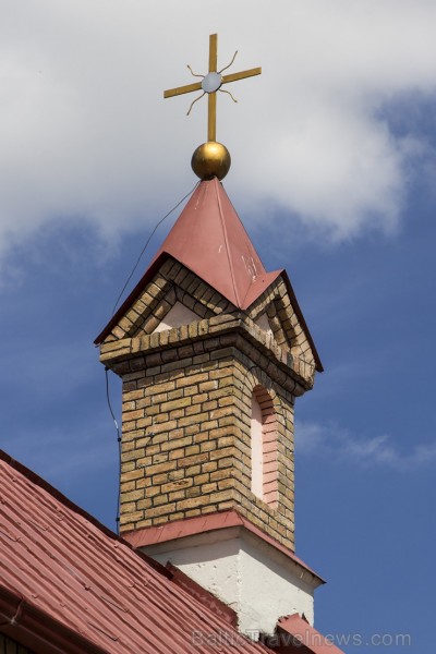 Bauskas katoļu baznīca celta 1864. gadā, interjers iekārtots 19.gs. otrajā pusē. Blakus nelielajam dievnamam 1891. gadā uzcelts zvanu tornis 129955