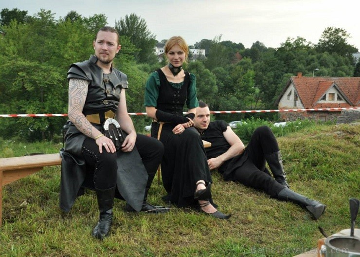 01.08.2014 vēstures rekonstrukciju klubi cīnījās par princeses Rozes atbrīvošanu un vakara noslēgumā koklētājs un princese Roze atkal satikās!Cīņas no 01.08.2014 vēstures rekonstrukciju klubi cīnījās par princeses Rozes atbrīvošanu un vakara noslēgumā koklētājs un princese Roze atkal satikās!Cīņas no 129977