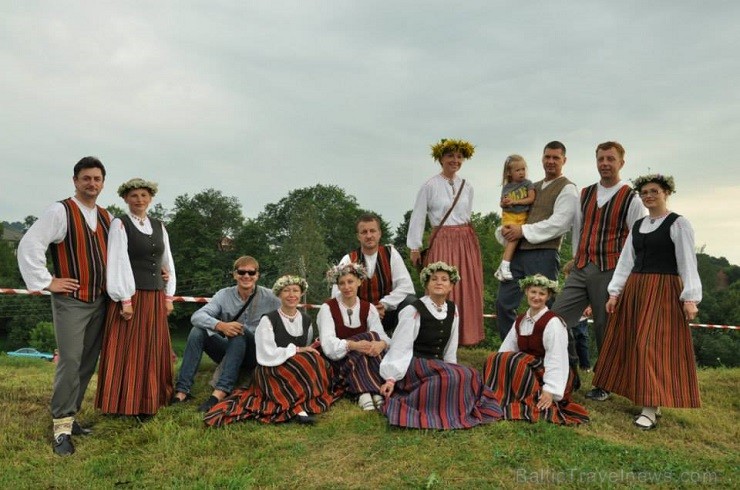 01.08.2014 vēstures rekonstrukciju klubi cīnījās par princeses Rozes atbrīvošanu un vakara noslēgumā koklētājs un princese Roze atkal satikās!Cīņas no 129997