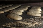 Travelnews.lv iepazīstas ar maizes cepšanas tradīcijām N. Bomja maiznīcā «Lielezers» 11