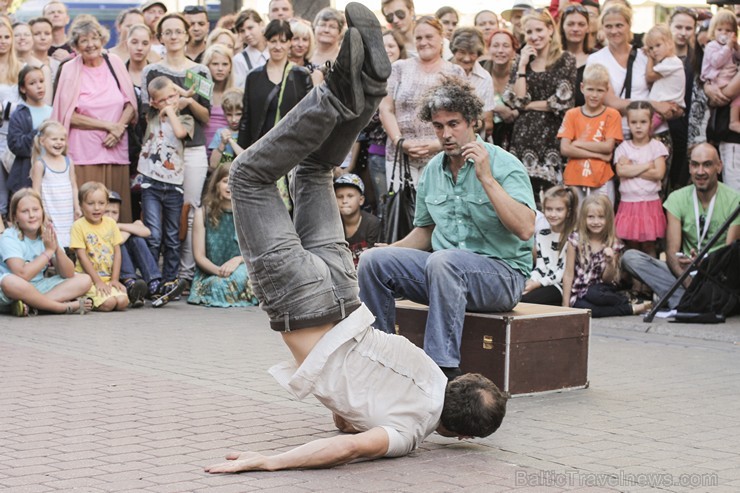 Rīgā aizvadīts vērienīgākais starptautiskais ielu mākslas un pasaules mūzikas festivāls «Re Re Rīga» 130510