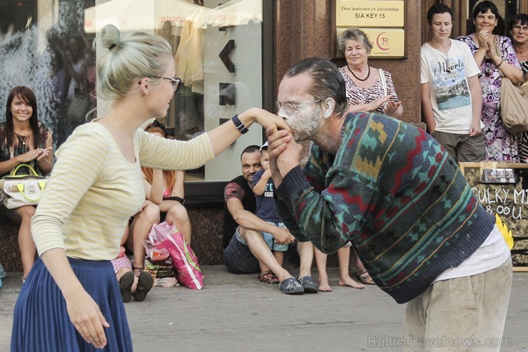 Rīgā aizvadīts vērienīgākais starptautiskais ielu mākslas un pasaules mūzikas festivāls «Re Re Rīga» 130522