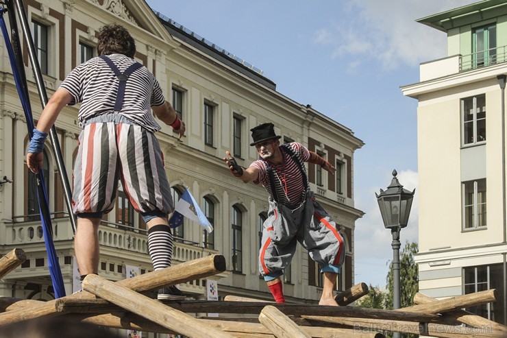 Prāgas ielu teātru izrādes ir Prāgas dāvinājums «Rīgas svētkiem 2014» Prāgas ielu teātru izrādes ir Prāgas dāvinājums «Rīgas svētkiem 2014» 131372