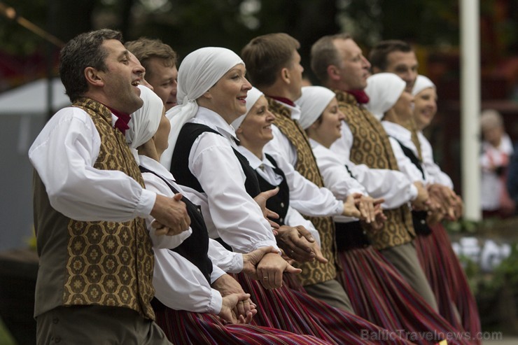 Carnikavā aizvadīti tradicionālie Nēģu svētki 131850