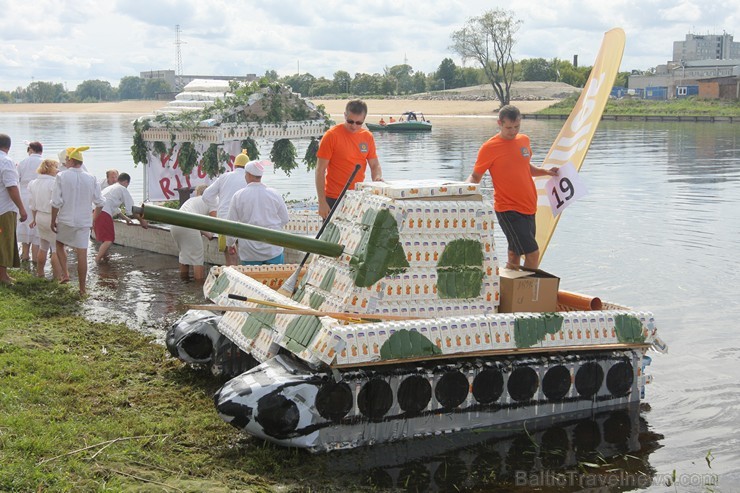 Jelgavā norisinājusies XII BALTAIS Piena paku laivu regate 132816