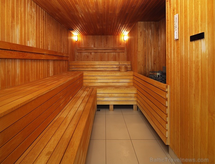 Aicinām relaksēties viesnīcas Wellton Centrum Hotel & Spa veselības un skaistuma centrā ar peldbaseinu, burbuļvannu, saunu un tvaika pirti. Vairāk inf Aicinām relaksēties viesnīcas Wellton Centrum Hotel & Spa veselības un skaistuma centrā ar peldbaseinu, burbuļvannu, saunu un tvaika pirti. Vairāk inf 133414