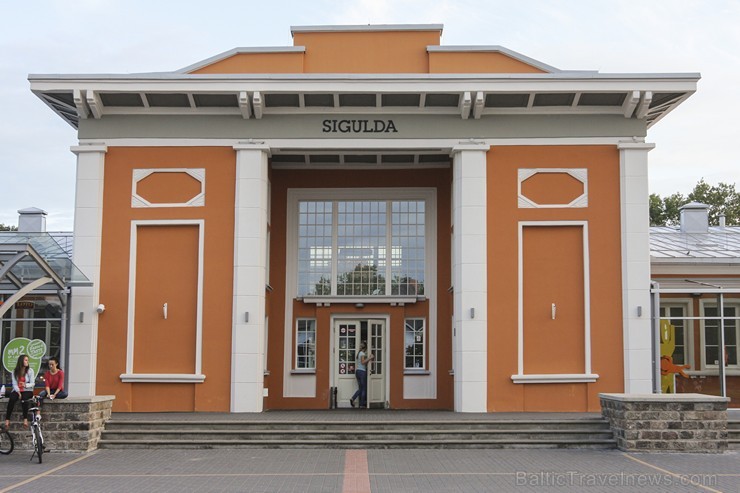 Siguldas dzelzceļa stacija ir galvenā sabiedriskā transporta mītne Siguldā Siguldas dzelzceļa stacija ir galvenā sabiedriskā transporta mītne Siguldā 135228