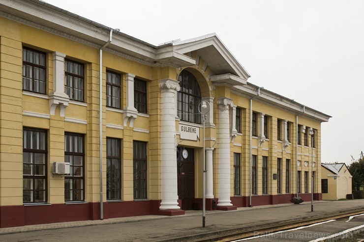 Gulbenes dzelzceļa stacija ir viena no lielākajām un greznākajām dzelzceļa staciju ēkām Latvijā Gulbenes dzelzceļa stacija ir viena no lielākajām un greznākajām dzelzceļa staciju ēkām Latvijā 135577