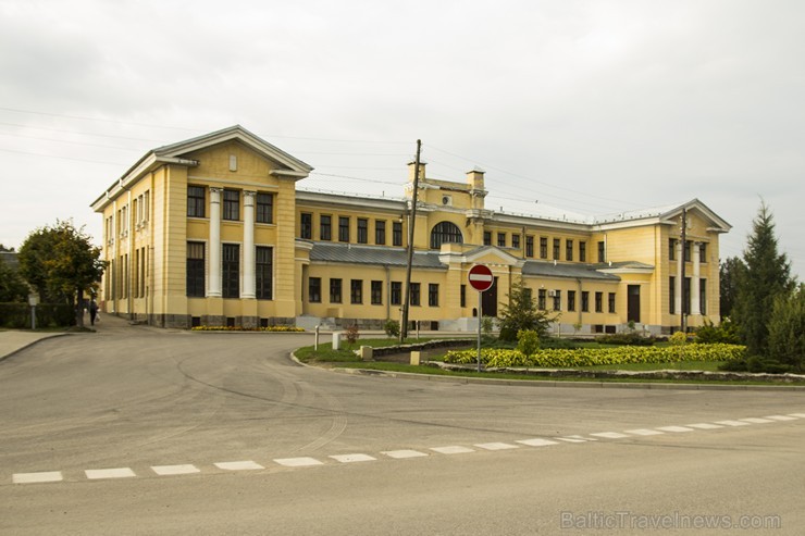 Gulbenes dzelzceļa stacija ir viena no lielākajām un greznākajām dzelzceļa staciju ēkām Latvijā 135588
