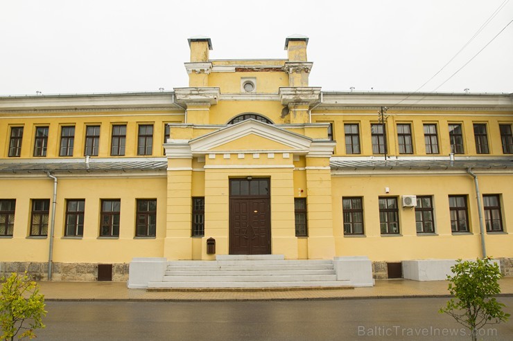 Gulbenes dzelzceļa stacija ir viena no lielākajām un greznākajām dzelzceļa staciju ēkām Latvijā Gulbenes dzelzceļa stacija ir viena no lielākajām un greznākajām dzelzceļa staciju ēkām Latvijā 135594