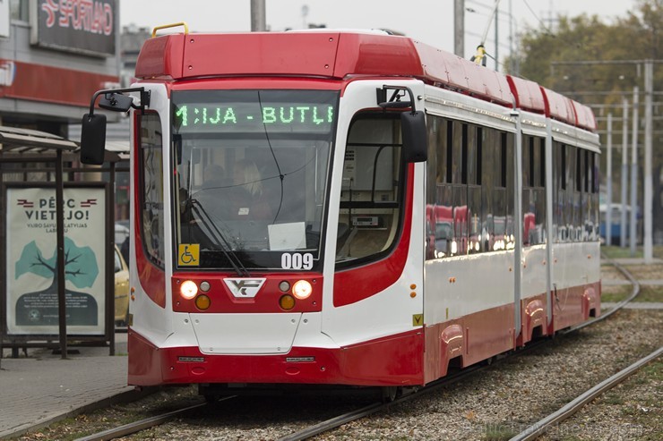 Daugavpilī sākuši kursēt Ustjkatavas vagonbūves rūpnīcā Krievijā ražotie jaunie tramvaji 135623