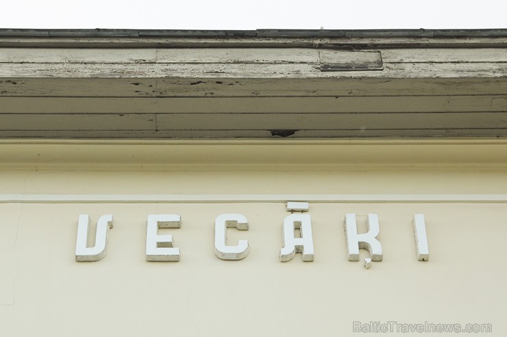 Vecāķu stacija tika atklāta 1933. gada 6. oktobrī, bet pati stacijas ēka tika uzcelta 1935. gadā. Tā ir saglabājusies līdz mūsdienām. Pēc līdzīga proj Vecāķu stacija tika atklāta 1933. gada 6. oktobrī, bet pati stacijas ēka tika uzcelta 1935. gadā. Tā ir saglabājusies līdz mūsdienām. Pēc līdzīga proj 135654