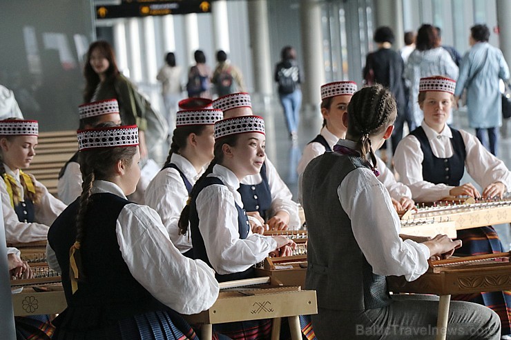 Rīgā 24.05.2019 pirmo reizi ierodas tūristi no Dienvidkorejas ar tiešo «Korean Air» čarterlidojumu 254937