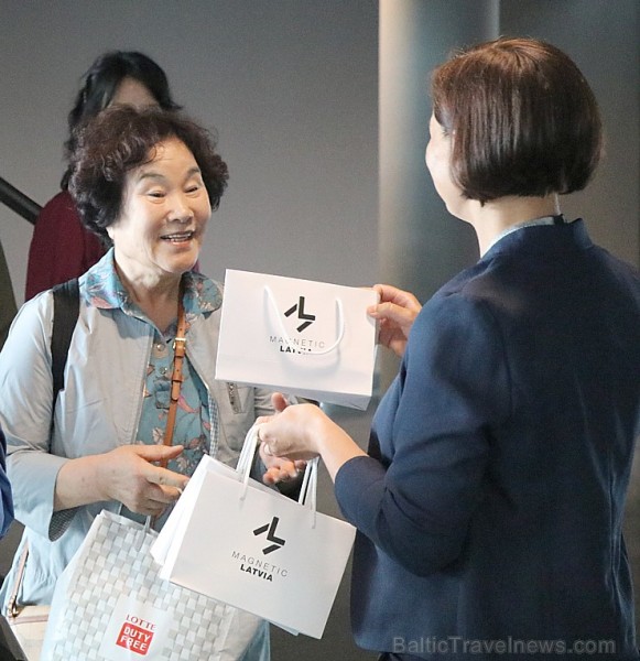 Rīgā 24.05.2019 pirmo reizi ierodas tūristi no Dienvidkorejas ar tiešo «Korean Air» čarterlidojumu 254940