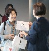 Rīgā 24.05.2019 pirmo reizi ierodas tūristi no Dienvidkorejas ar tiešo «Korean Air» čarterlidojumu 19