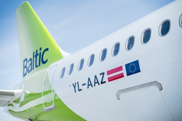 «airBaltic» Introduce «Apple Pay»