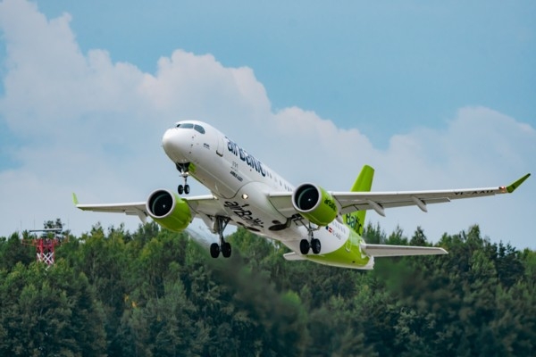 airBaltic Marks 10 Years in Iceland