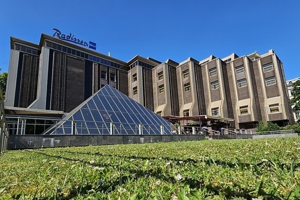 18. augusts vēsturē: Atdzimst viesnīca «Rīdzene»