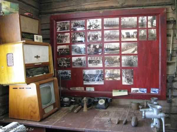 Retro-motociklu-un-senlietu-kolekcija-Cirulisi 