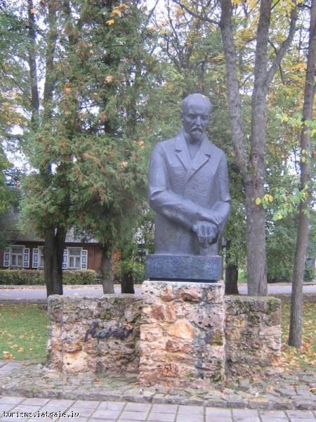 Dzejnieka-Jana-Raina-krusutels-Ilukste 