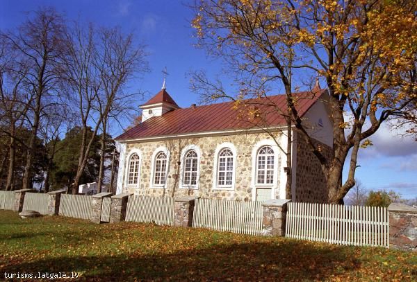 Naglu-Sv-Jana-Kristitaja-Romas-katolu-baznica 