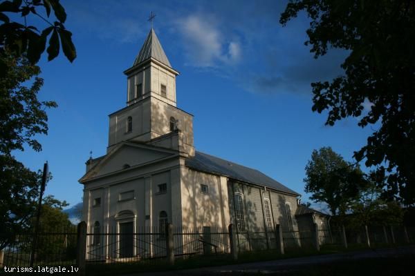 Rudzatu-Romas-katolu-draudzes-baznica 
