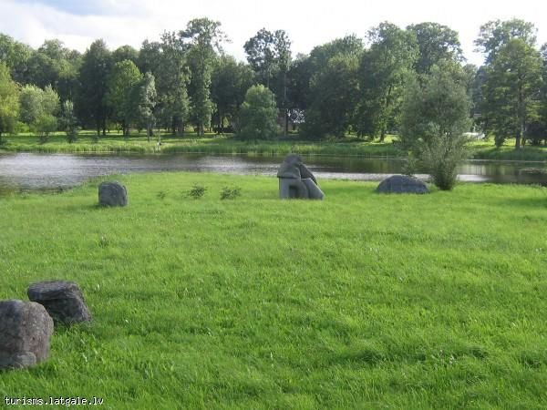 Skulpturu-kopa-Arajs 