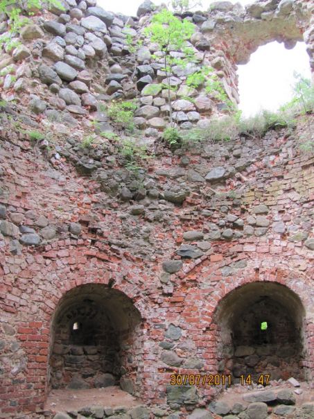Ergemes_pilsdrupas_ Ergeme castle ruins