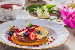 Breakfast often turns into lunch! Skrundas muiža